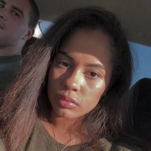 Meet your Posher, Tya